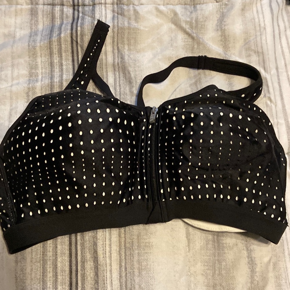 Victoria secret sports bra 38 C